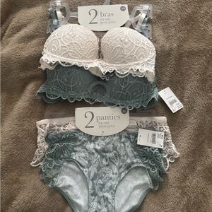 Lace Strapless Bra in White and Gray with Scalloped Edge